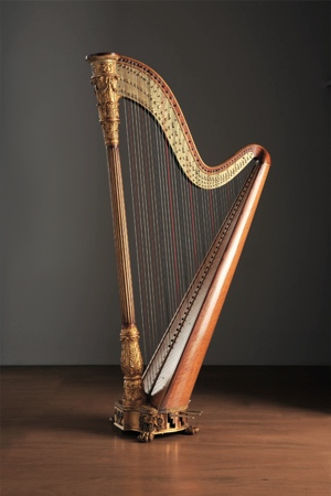 Double action pedal harp (fourchettes system)